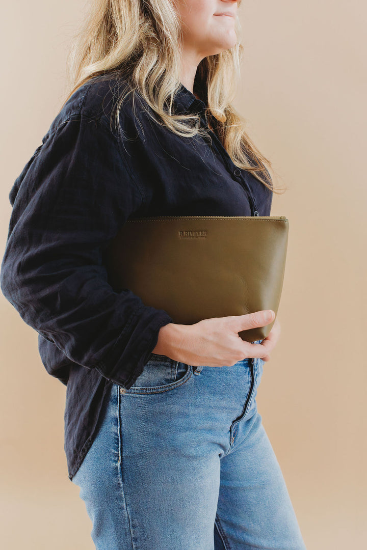 Naomi Zipper Clutch | Fatigue Leather