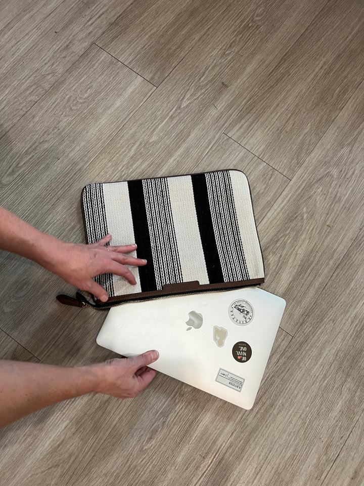 Richmond | Laptop Case Black and White Woven