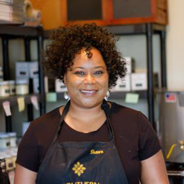 Meet the Maker: D'Shawn Russell of Southern Elegance Candle Co.