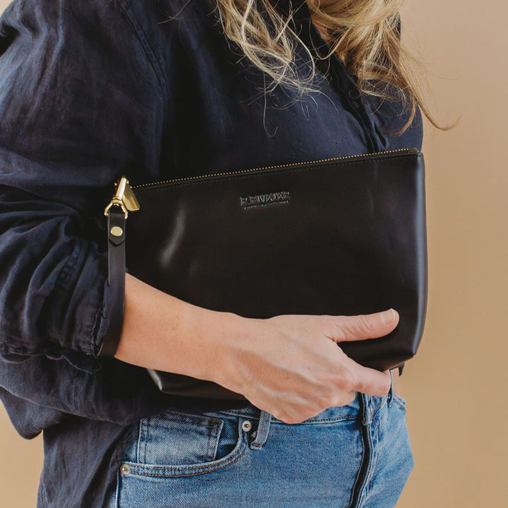 Naomi Zipper Clutch | Matte Black Leather