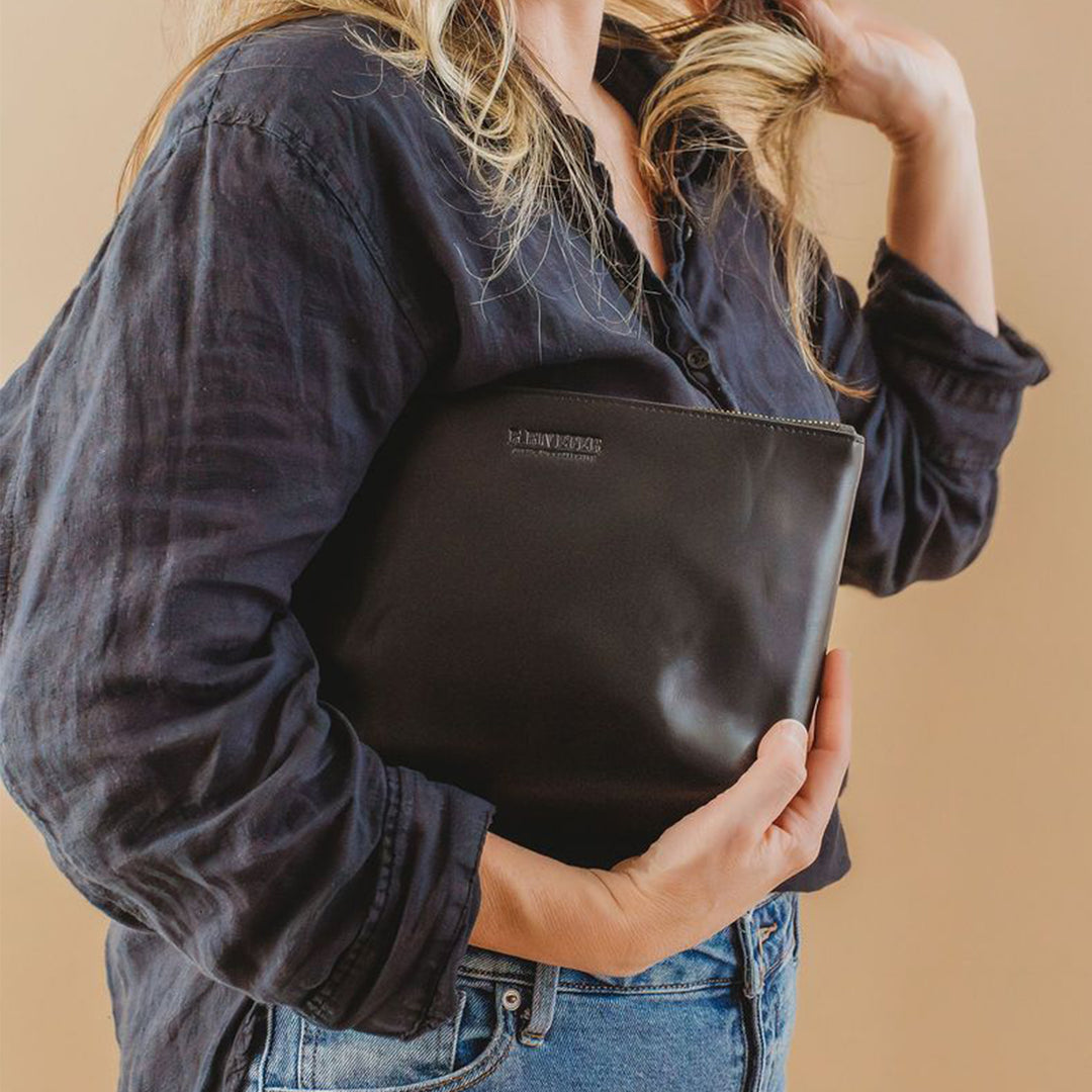 Naomi Zipper Clutch | Matte Black Leather