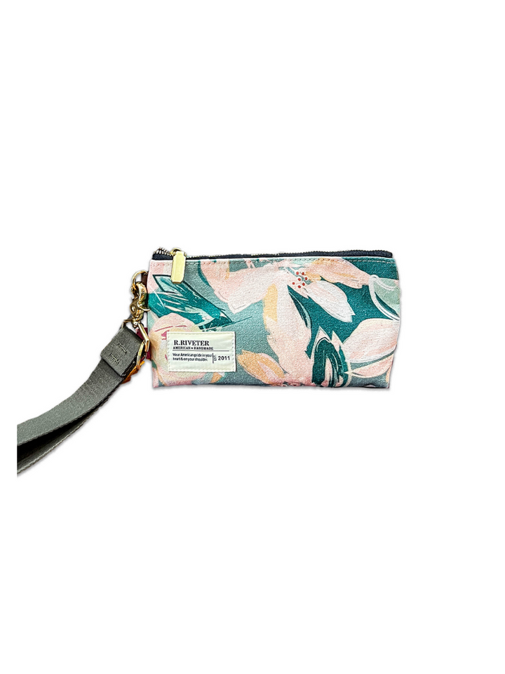 Lucy Wristlet | Taffy