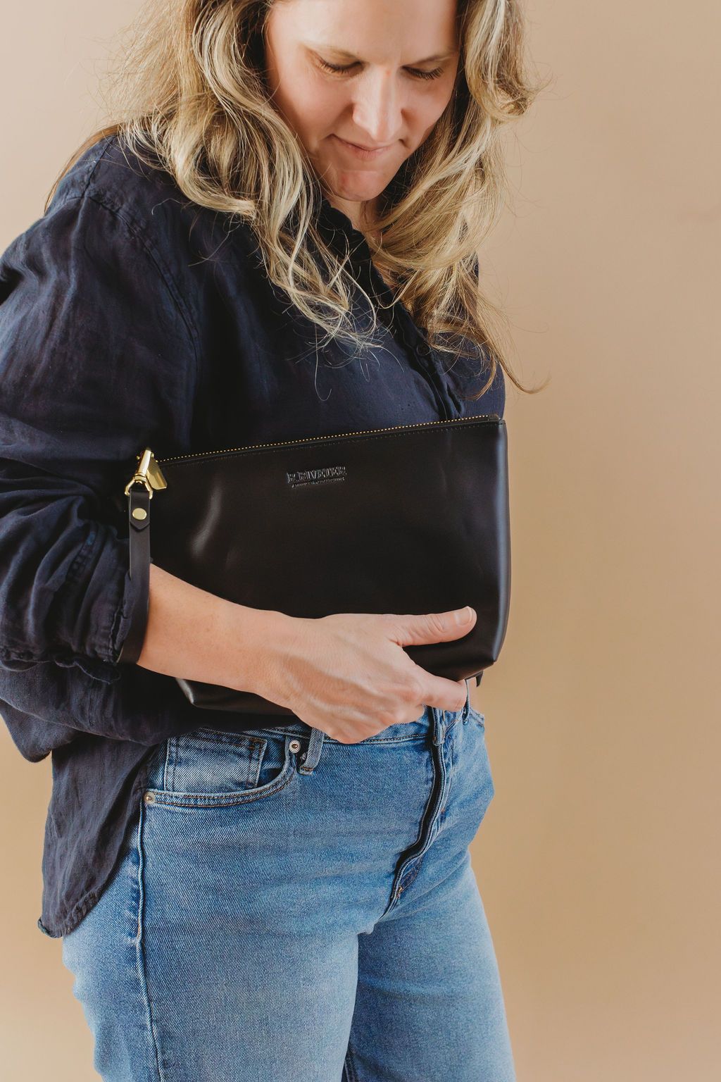 Naomi Zipper Clutch | Matte Black Leather