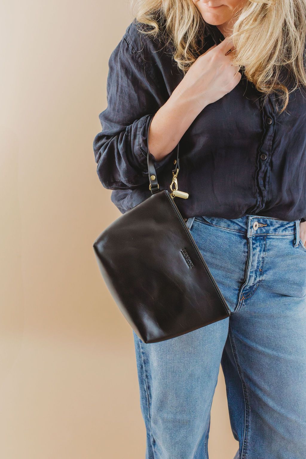 Naomi Zipper Clutch | Matte Black Leather