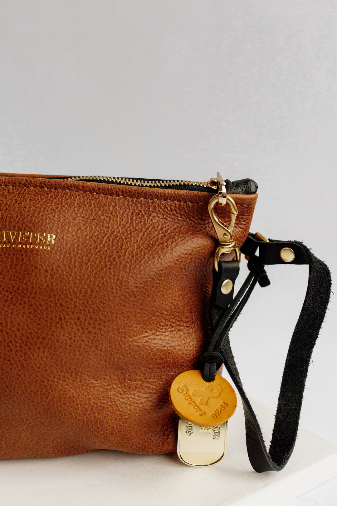 Naomi | Signature Camel Leather Zipper Clutch