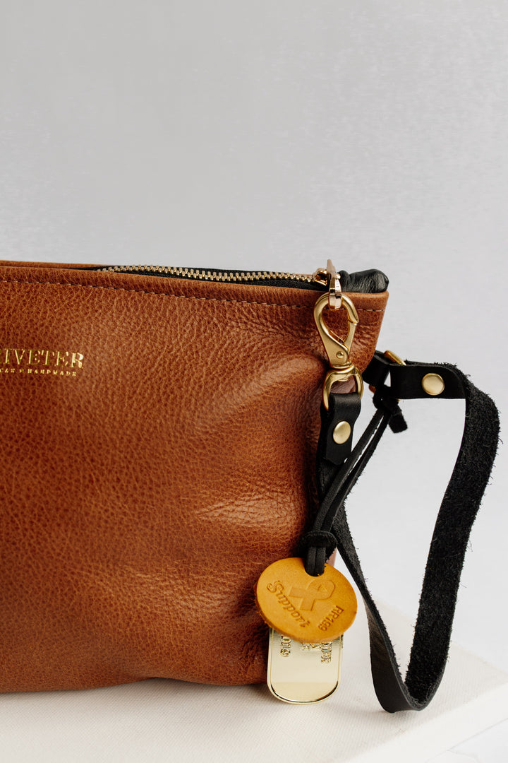 Naomi | Signature Camel Leather Zipper Clutch