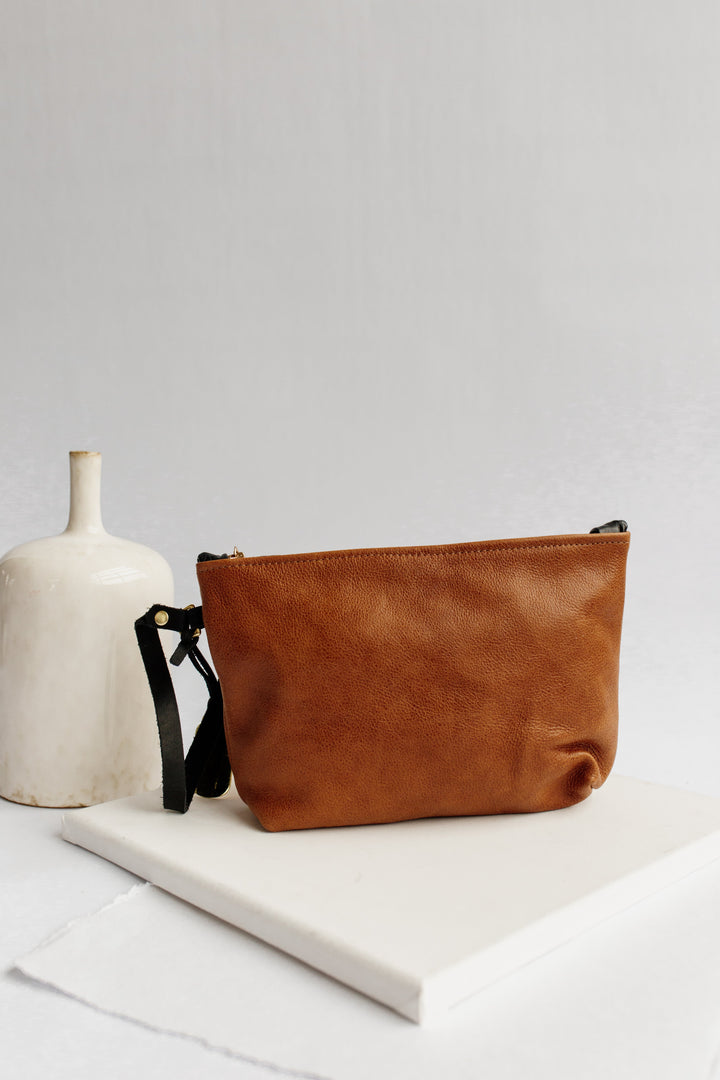 Naomi | Signature Camel Leather Zipper Clutch