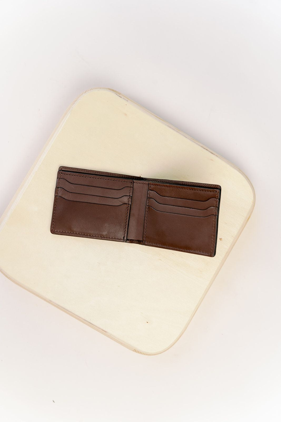 1920 Bifold Wallet | Signature Brown Leather – R. Riveter
